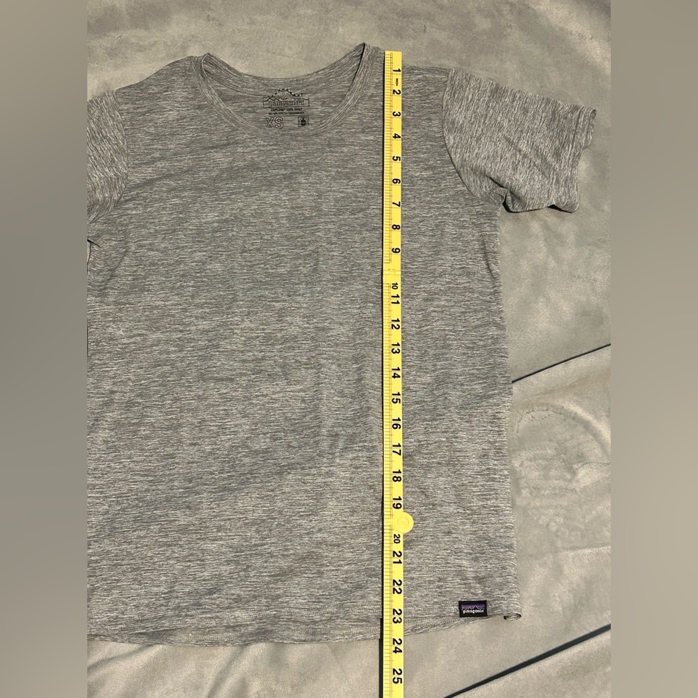 Patagonia Capilene Cool Daily Stretch Performance Shirt in Heathered Grey - XS - Picture 9 of 10